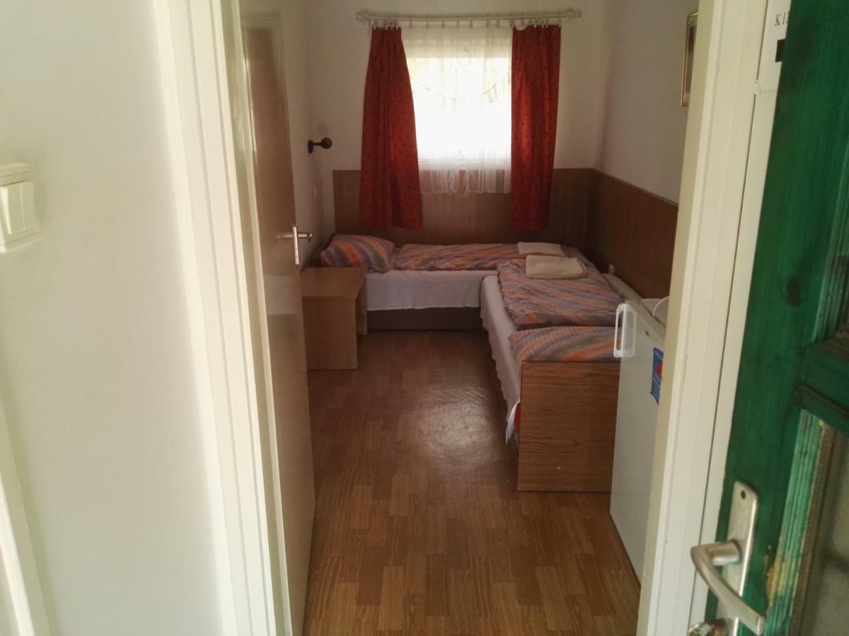 Vadasa Motel Es Etterem Hegyhátszentjakab Buitenkant foto